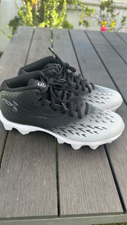 Under Armour Football Cleats – Youth Size 5Y