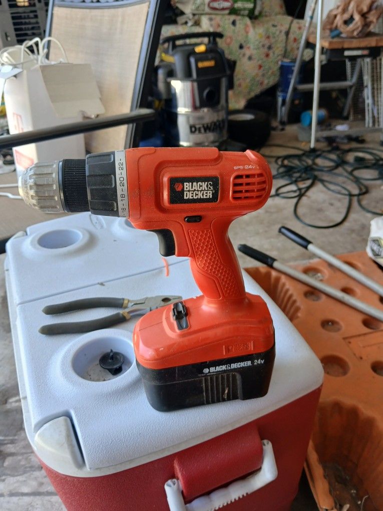 Black And Decker 24V Cordless Drill W/battery