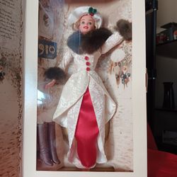 Nice Gift, Sealed, Never Opened New 1995 Barbie Hallmark Special Edition Holiday Memories 