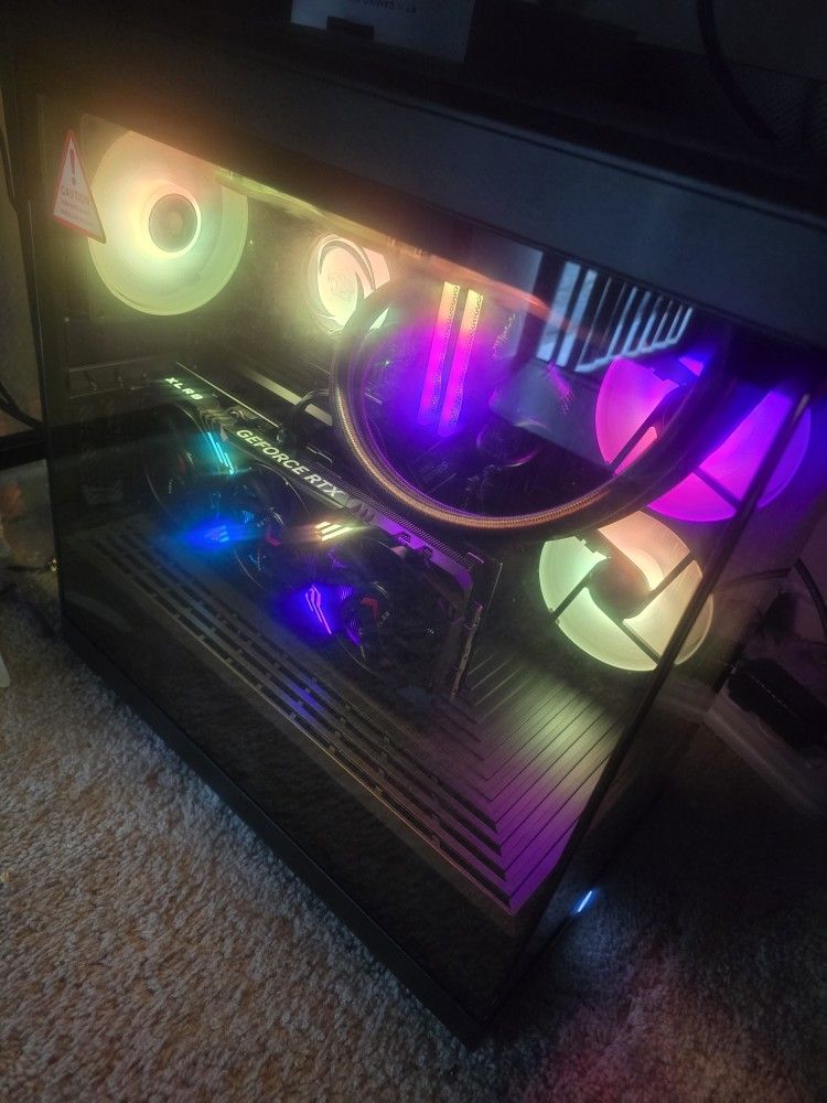 iBUYPOWER Y40 Gaming PC – Powerful RTX Graphics – Like New