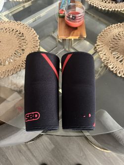 SBD knee sleeves