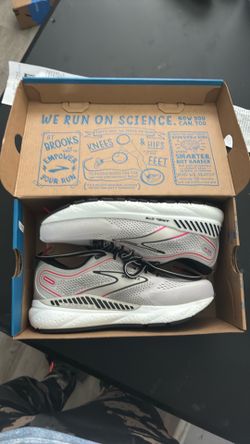 Brooks brand new