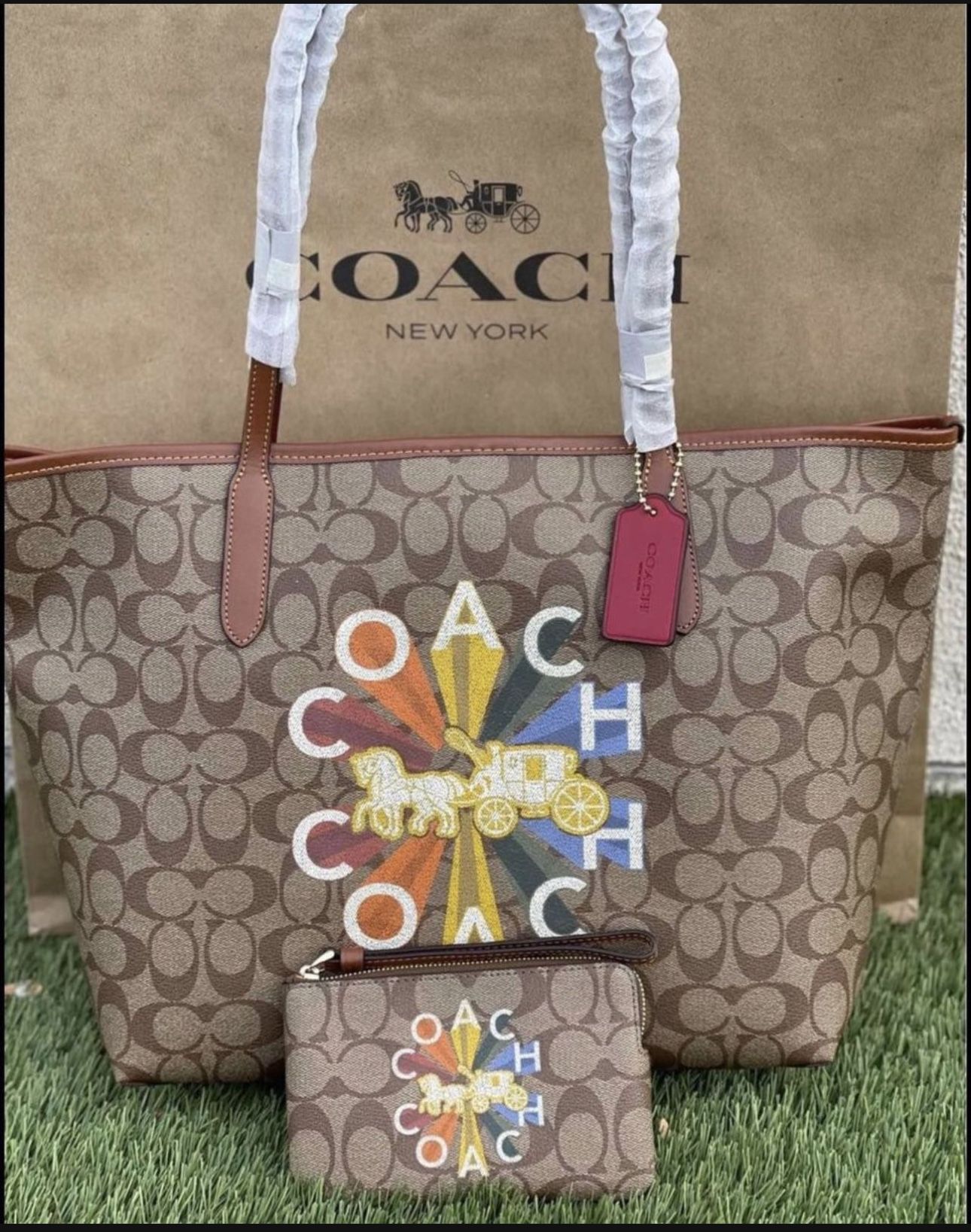 Coach Rainbow City Tote In Signature Canvas with small Wristlet. FirmPrice/Precio Firme