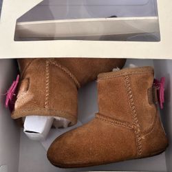 Uggs Shoes 2/3
