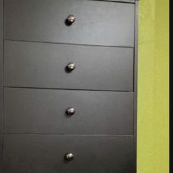 Dresser 4 Drawers