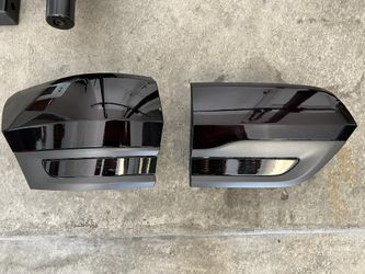 Mopar Jeep Grand Cherokee tail Light Set (left and right Side) 