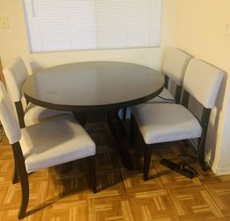 ROUND DINING TABLE WITH 4 CHAIRS