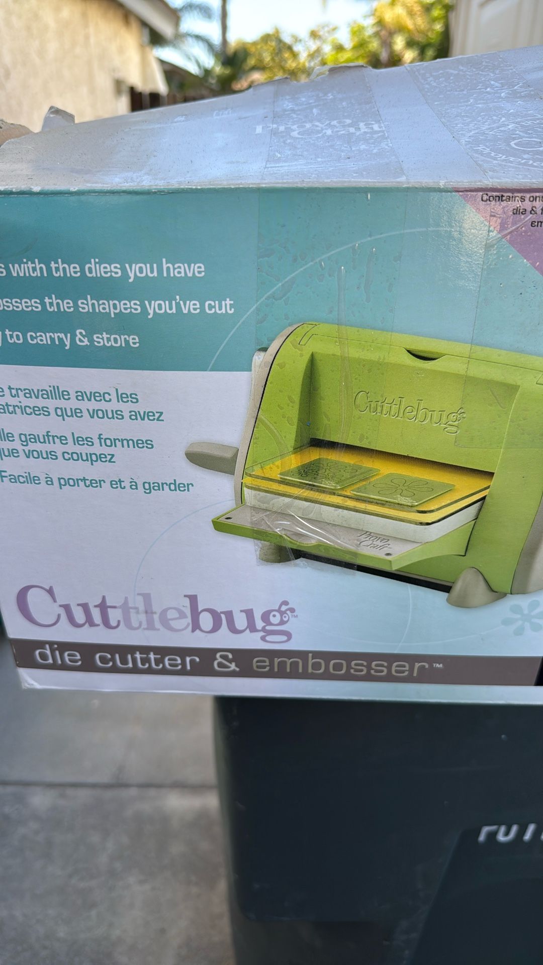 Cuttlebug Die Cutter And Embossed