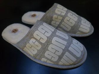 UGGS mens slippers