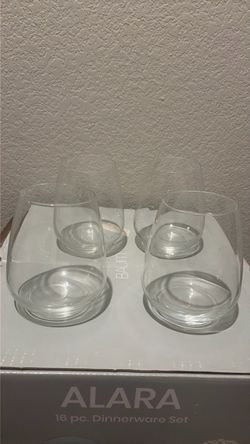 Stemless wine glasses