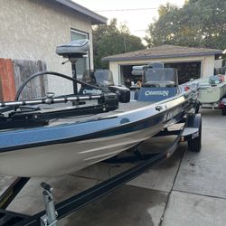 1993 Champion 21 Bass Boat