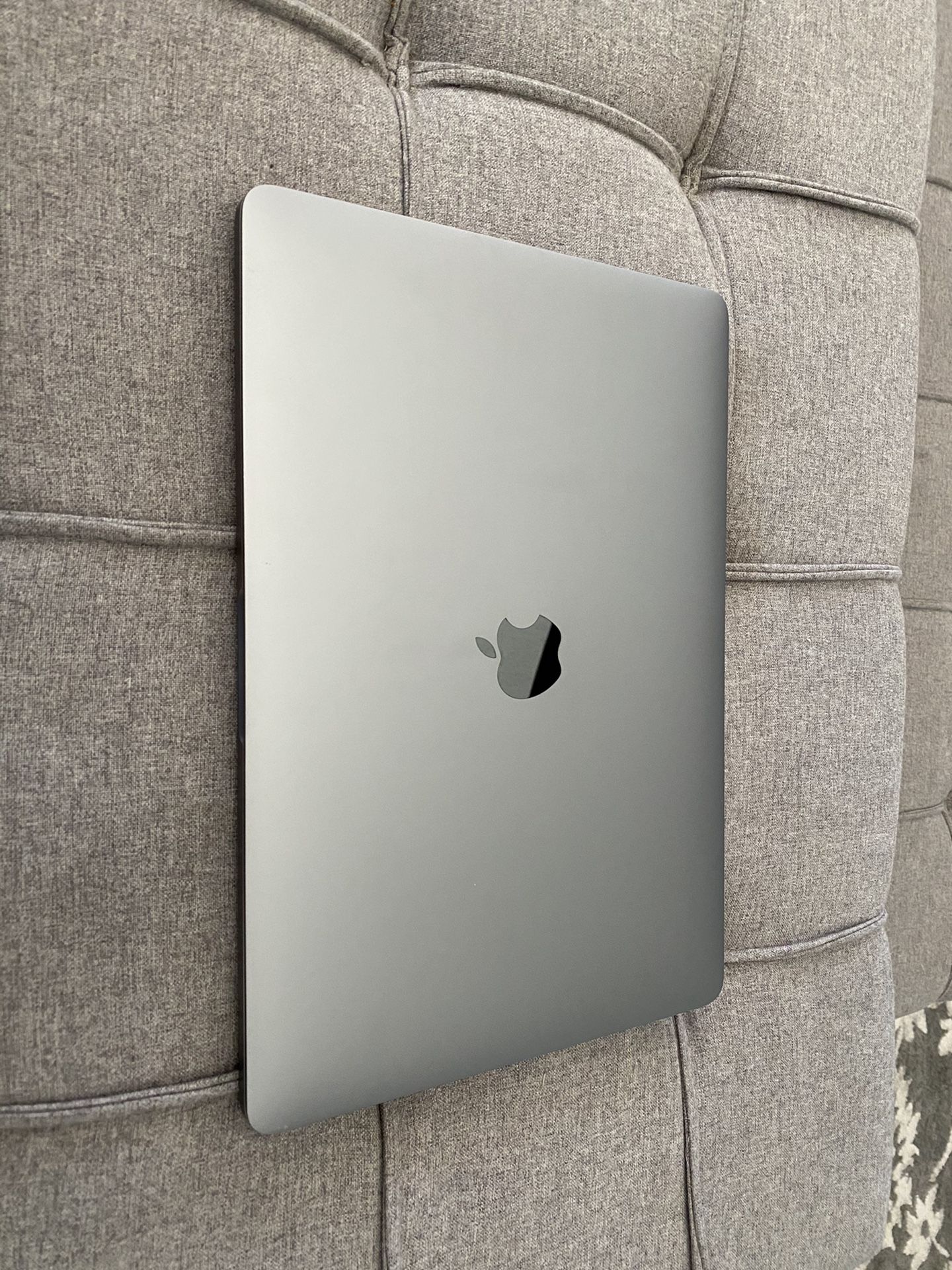 2016 13” MacBook Pro TouchBar Space Gray(2.9/512SSD/Apple Care 3/2020)