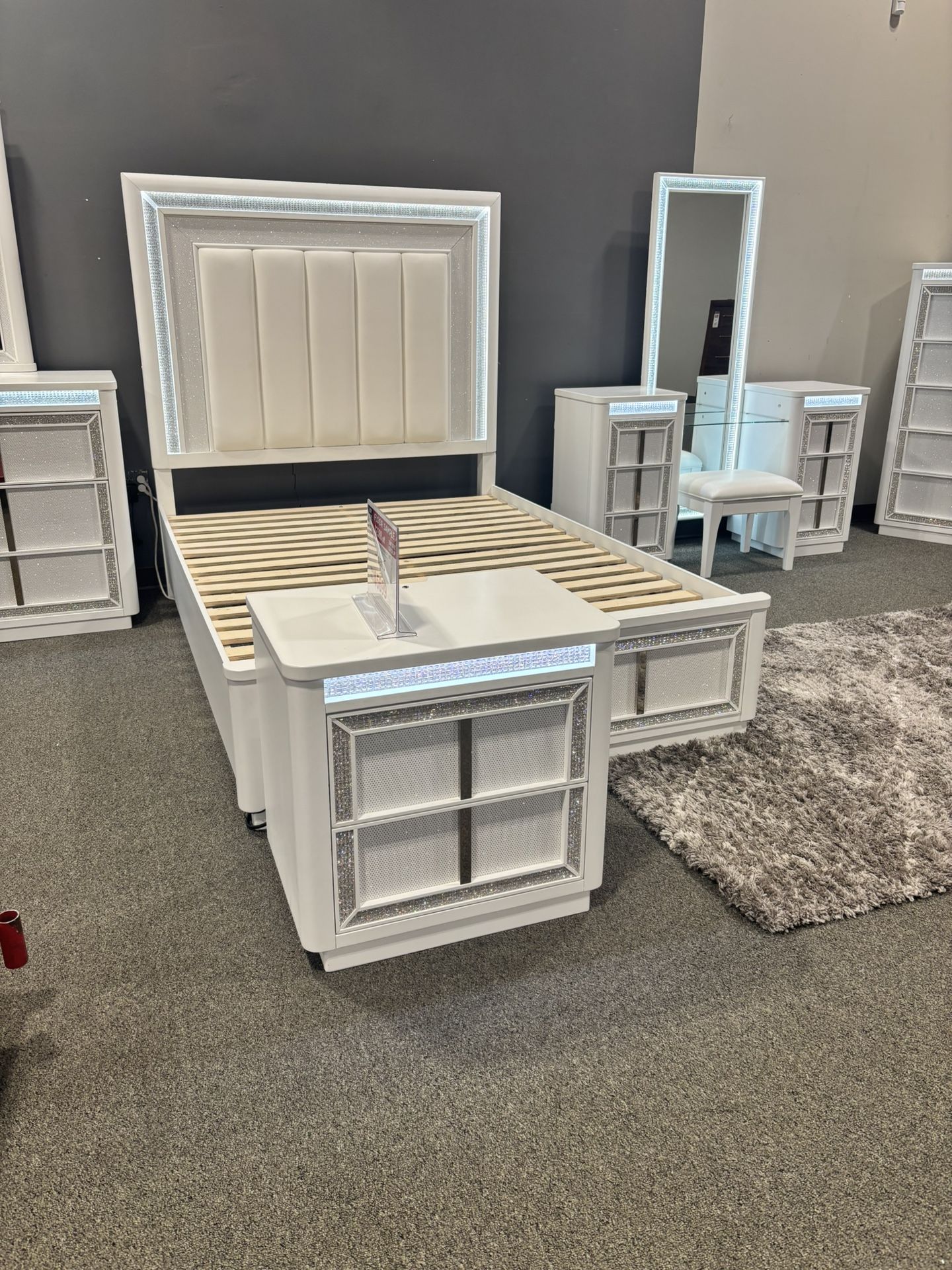 Chalanna Bedroom Group - Upholstered Queen Sized Bed With Storage