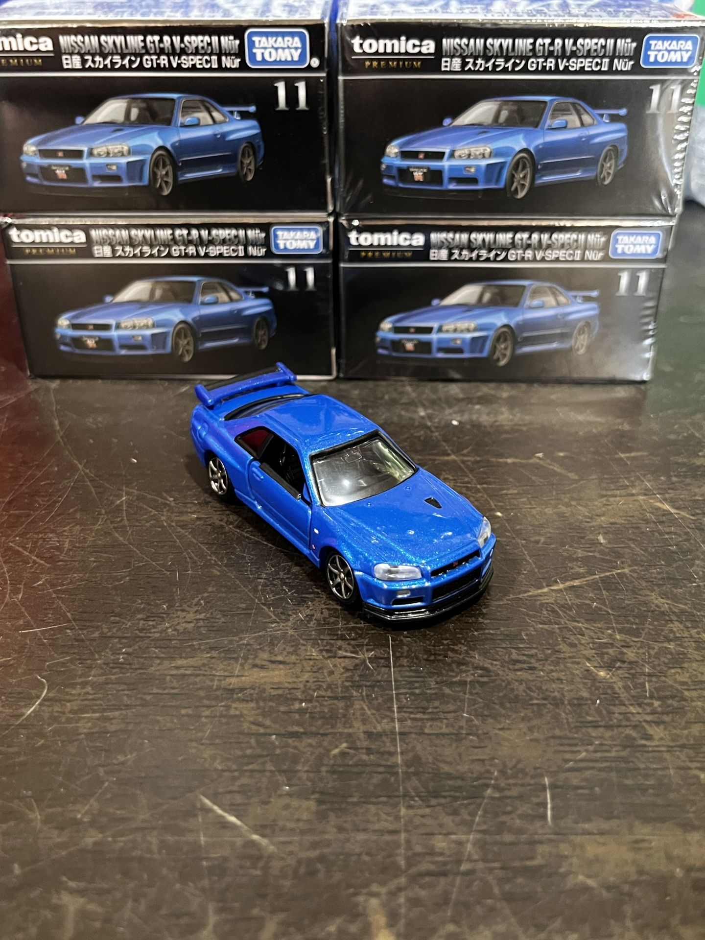 Tomica Premium 1:64 Nissan Skyline GT-R V-Spec Blue