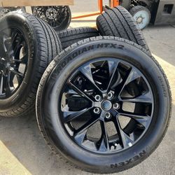 20” Jeep Wrangler Gladiator Rubicon Gloss Black Wheels Rims Tires 2024 (5)