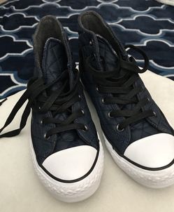 Navy converse, Men’s 6, woman’s 8