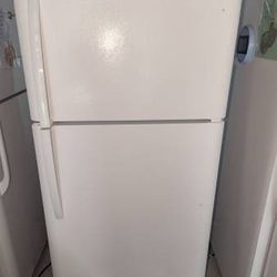 Fisherbrand Isotemp Commercial Fridge / Top Freezer 