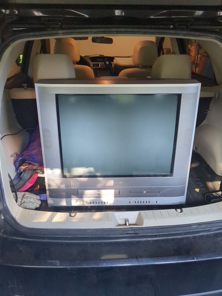 Toshiba 24 Inch TV With Built In DVD And VHS Player