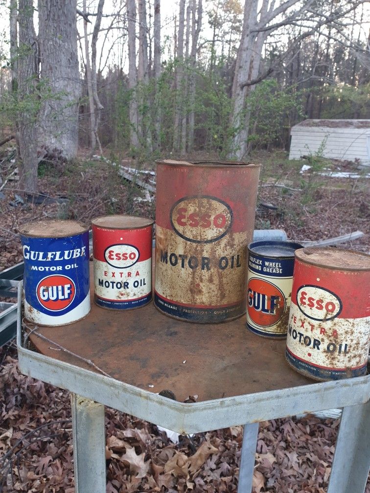 5 Old Oil Cans