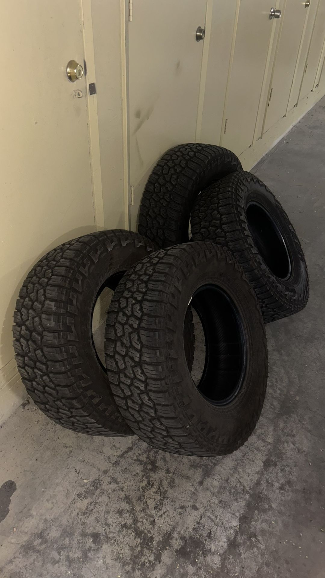 Set Of 4 Falken Wildpeak AT3W 265/70R/16 $500