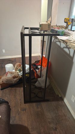 $10 table