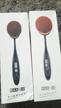 Foundation brushes