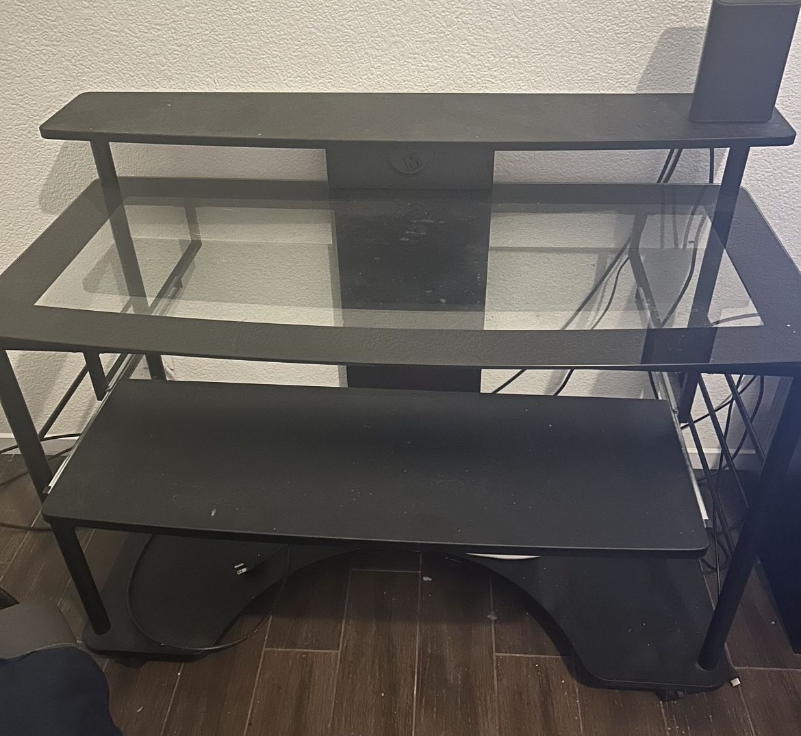 Mobile Charging Gaming/Workstation Desk