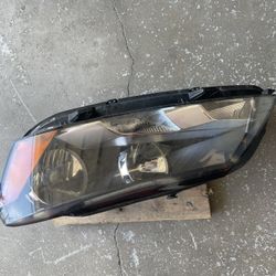 12-13-14-15 VW Passat Driver Side Headligth OEM Used Good Condition 