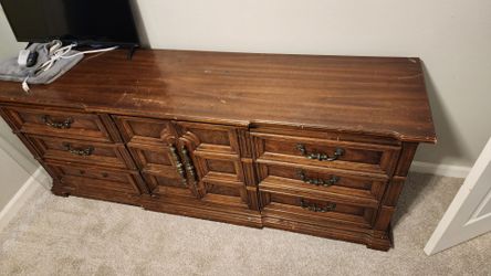 Dresser chest of drawers