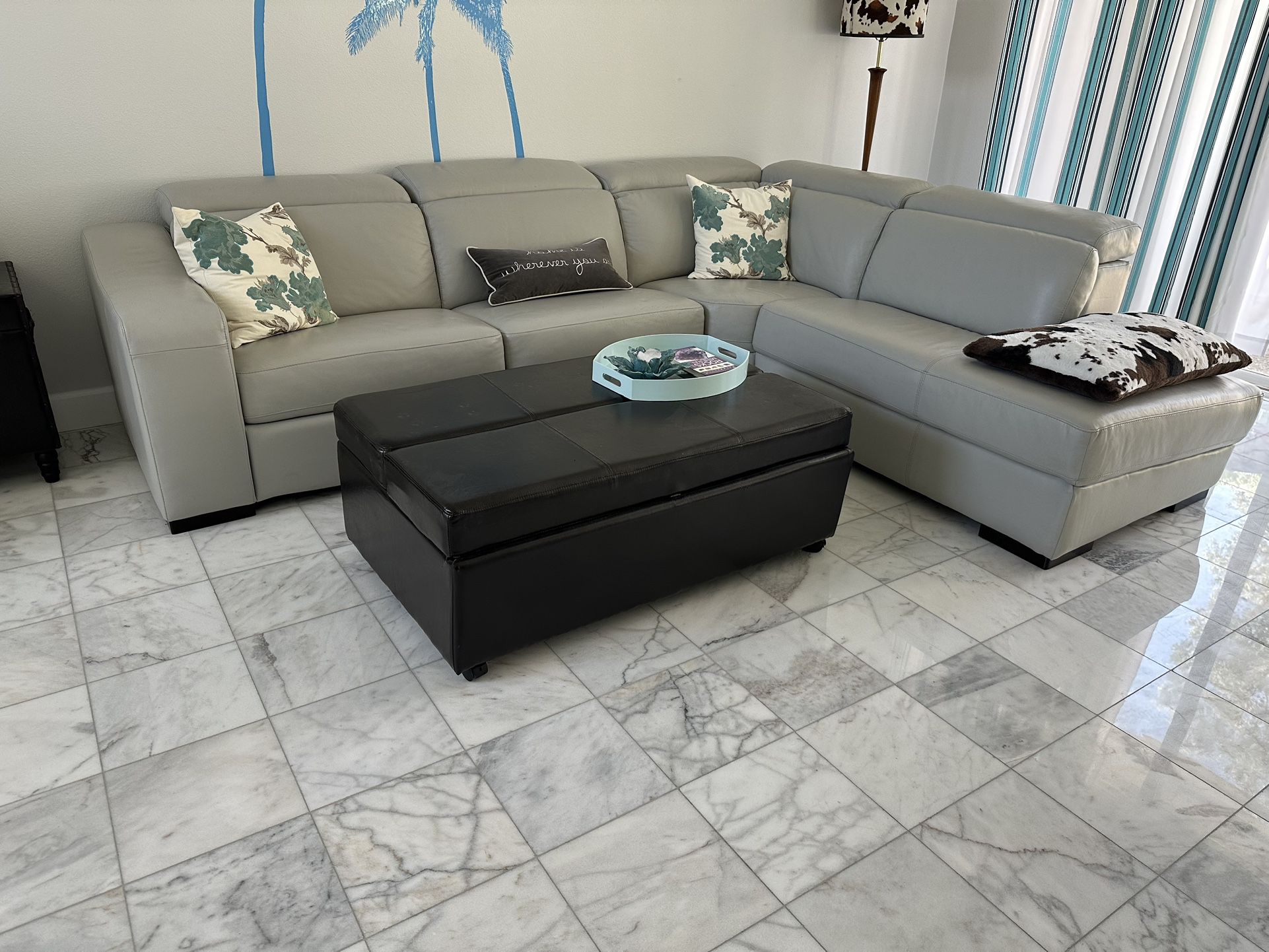 Gray Leather Design Center Sectional Sofa / Double Recliner / Headrests