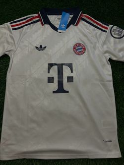 🔴⚪ Camiseta FC Bayern München Olise #17 ⚪🔴