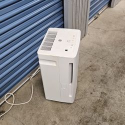 GE Appliances ADEL35LZQ1 Energy Star Dehumidifier 35 Pint, For Area 3000 Sq Ft.