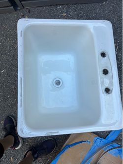 Cast iron sink