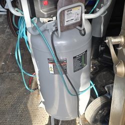 Air Compressor 27gallons. 