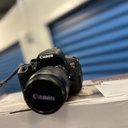 Canon EOS Rebel T5i 18.0MP Digital SLR Camera - used