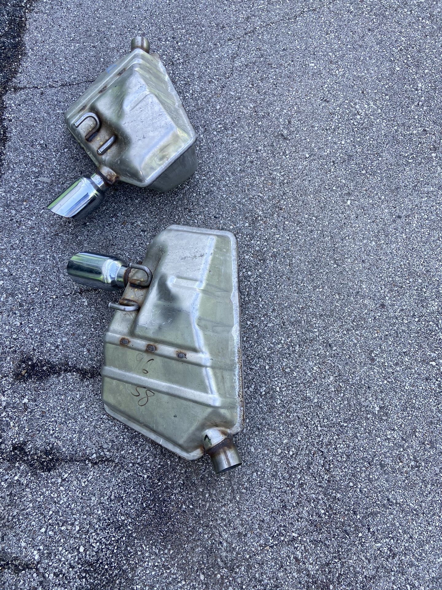 2010 Camaro SS Exhaust Mufflers