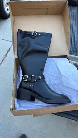 Women’s Maddox-D Black Flat Boots Size 9.5 – New in Box