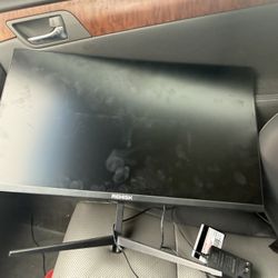 180 Htz Curved Moniter 24’