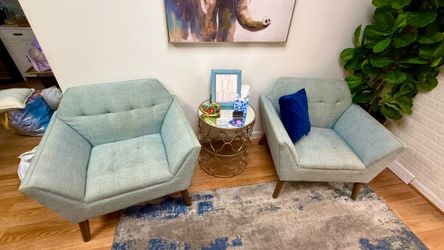 Accent chairs