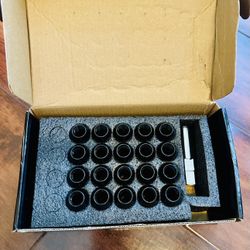 20 Piece M12x1.5 Open End Bulge Acorn Black Wheel Lug Nut with Spline Key New Condition