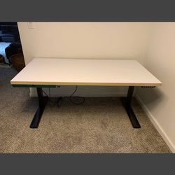 Steelcase Elective Elements Freestanding Electric Adjustable Height Desk