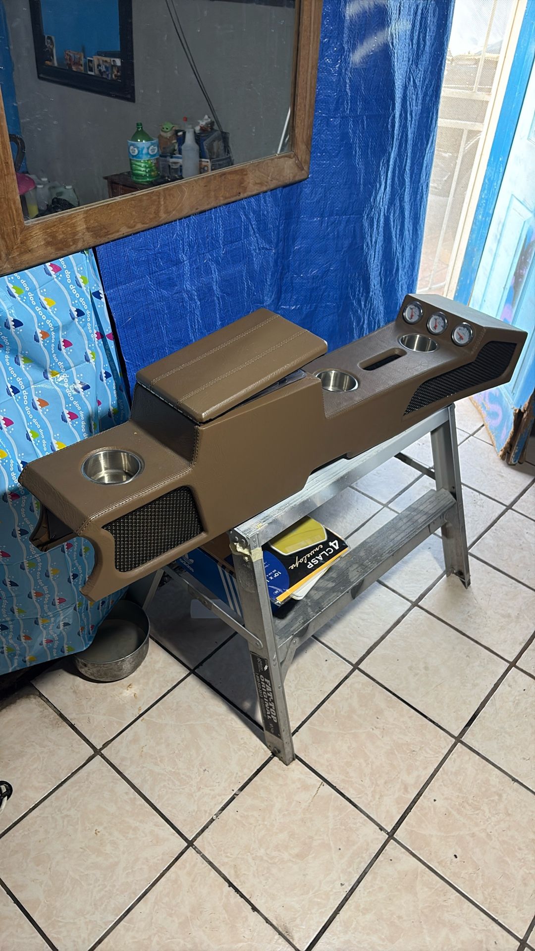 G Body Center Console