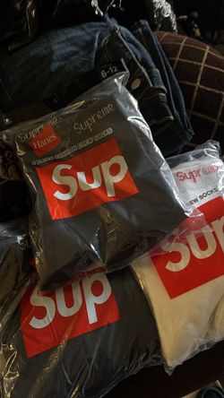 Supreme socks