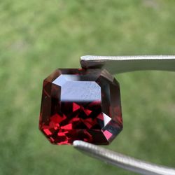 Masterpiece Collection: Square Faceted AAA Natural Bright Garnet 6.65ct