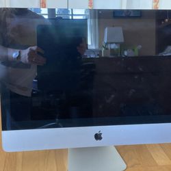 iMac 21.5” Desktop