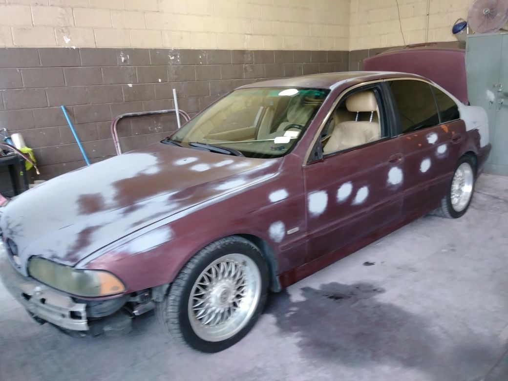 Trabajos d body shop y pintura d carros Buenos precios. Dr trabajan con aseguranzas.