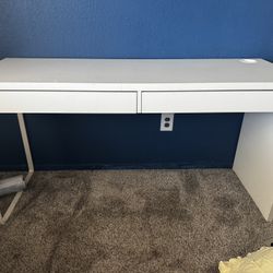 Mesa Blanca Vanity