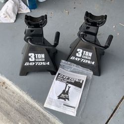 3 Ton Jack Stands (2)