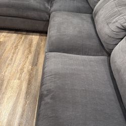 Gray Sectional With Ottoman 