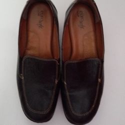 Euro Soft  Women's  Wedge Heels Shoes Loafers  Black Leather Slip On Size 8 .